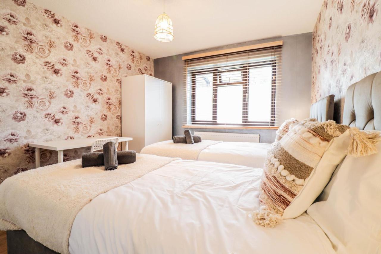 Spacious 1 Bed Flat-Free Parking Hillingdon Zewnętrze zdjęcie