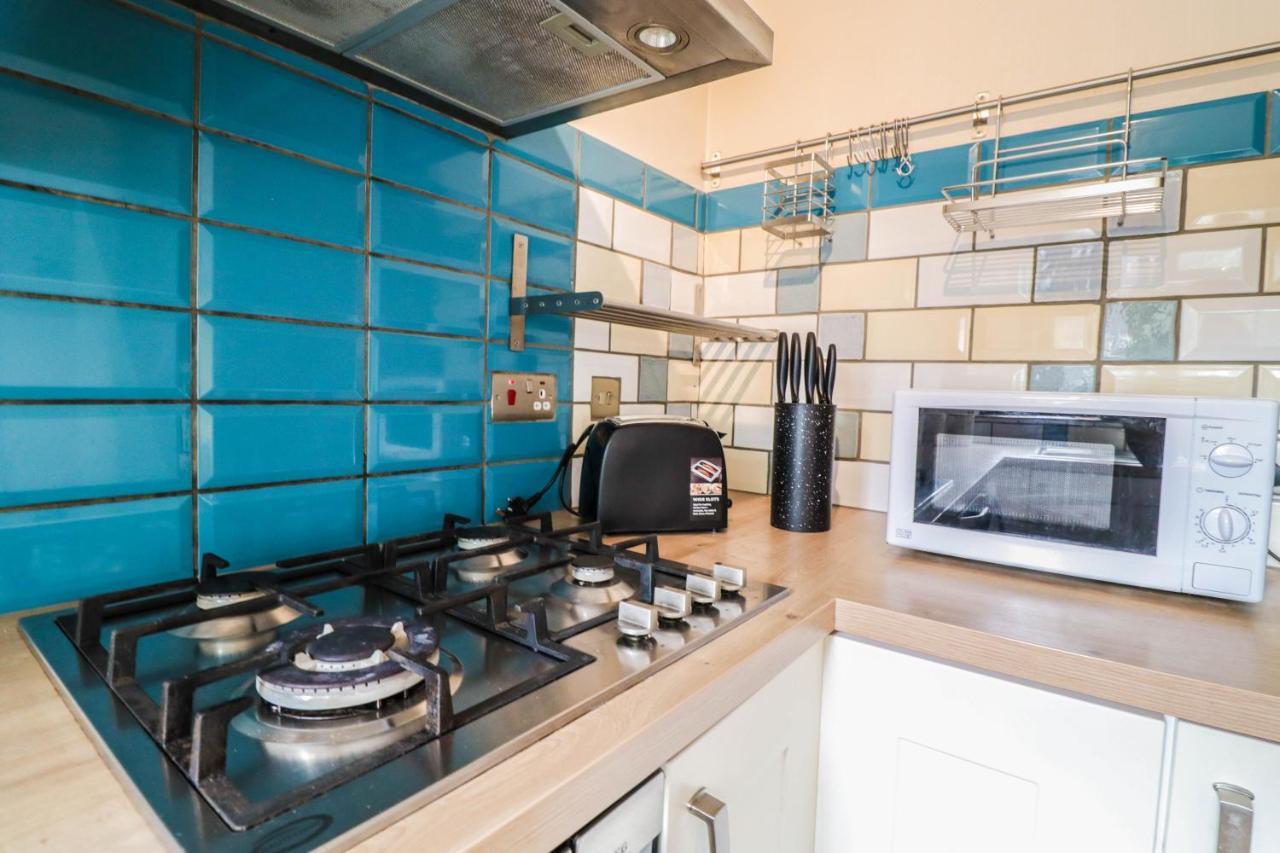 Spacious 1 Bed Flat-Free Parking Hillingdon Zewnętrze zdjęcie