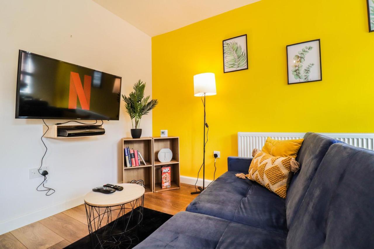 Spacious 1 Bed Flat-Free Parking Hillingdon Zewnętrze zdjęcie