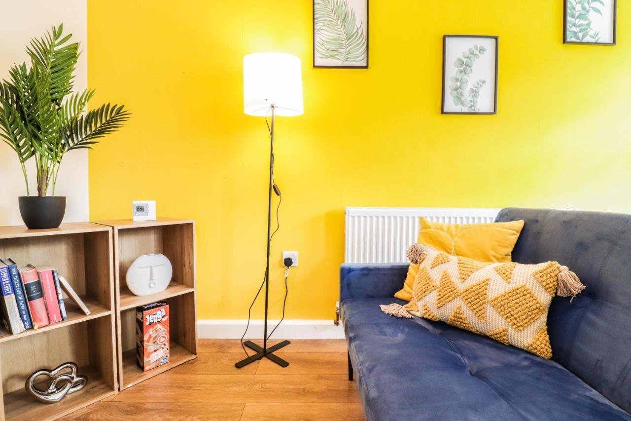 Spacious 1 Bed Flat-Free Parking Hillingdon Zewnętrze zdjęcie